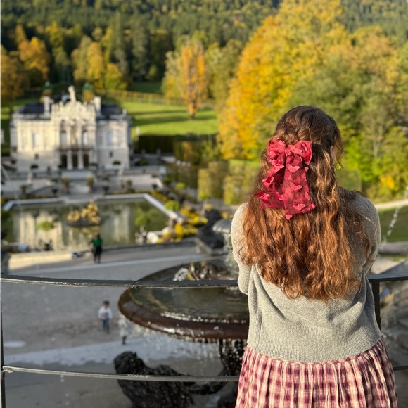 Meet your Posher, Kayla - Picture 1 of 1